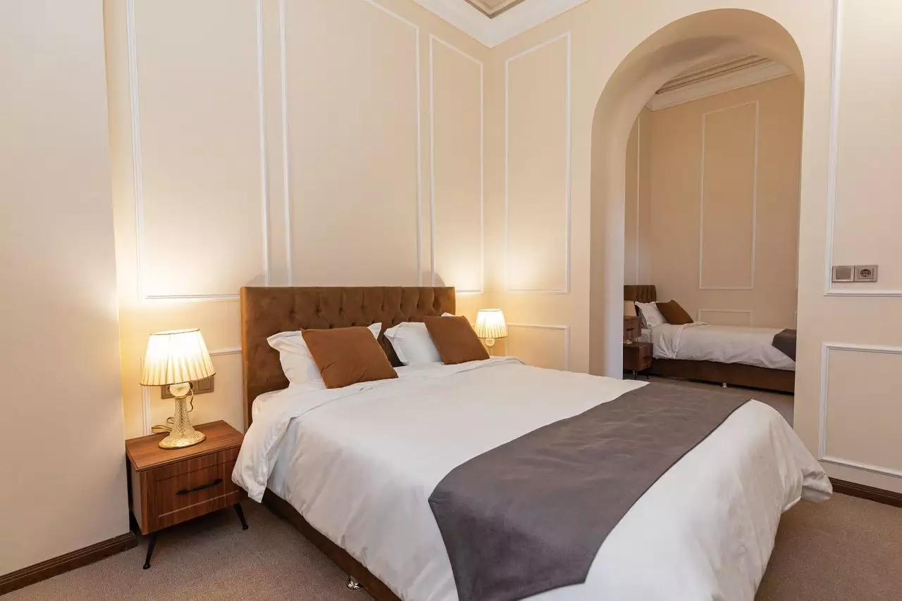 Alibaba https://cdn.alibaba.ir/ostorage/hotel-accommodation-images/68cfca34a1e6f83605b7e44b_سه تخته (1).webp